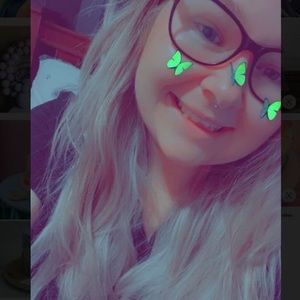 Meet your Posher, Karina may